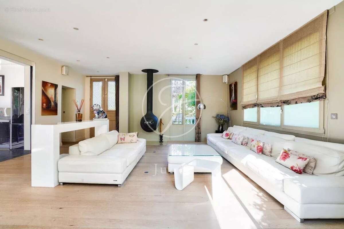 Maison à LE VESINET