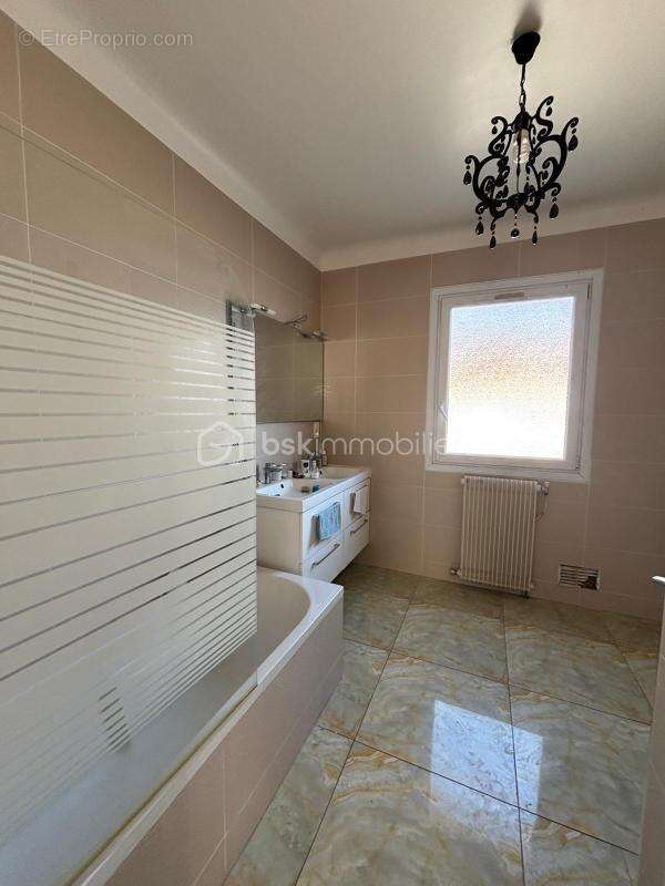 Maison à NEUILLY-PLAISANCE