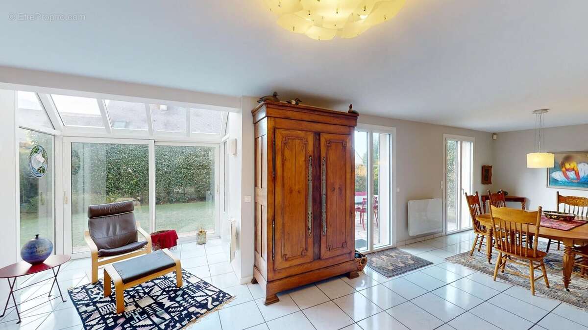 Maison à SAINT-NOM-LA-BRETECHE