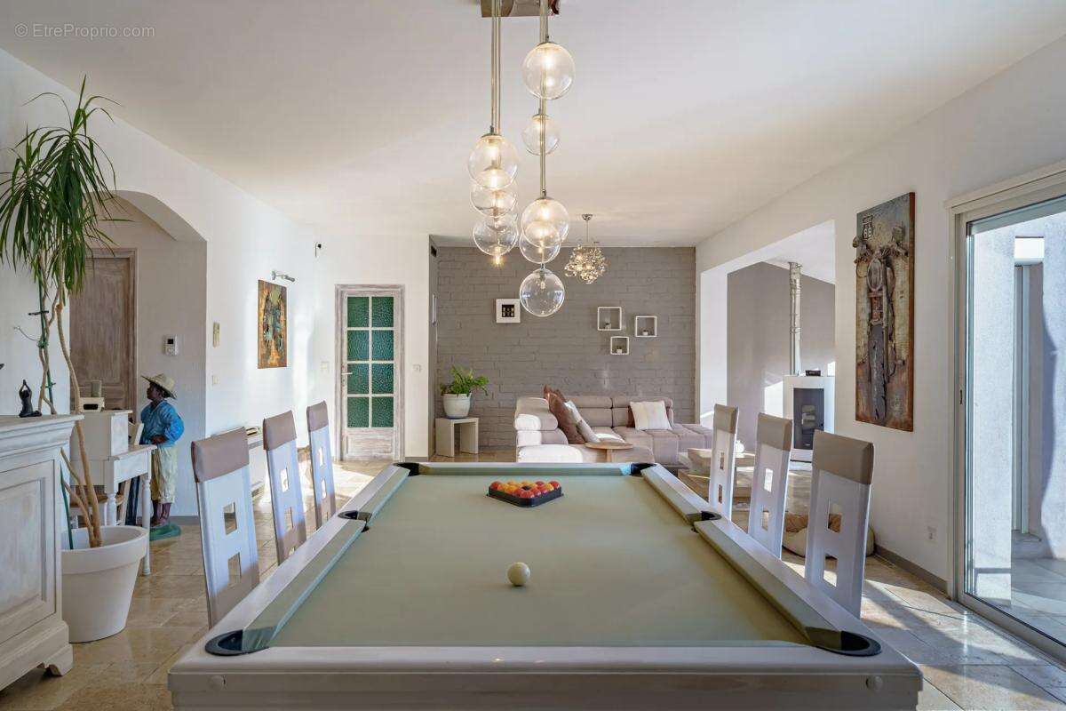 Maison à PELISSANNE