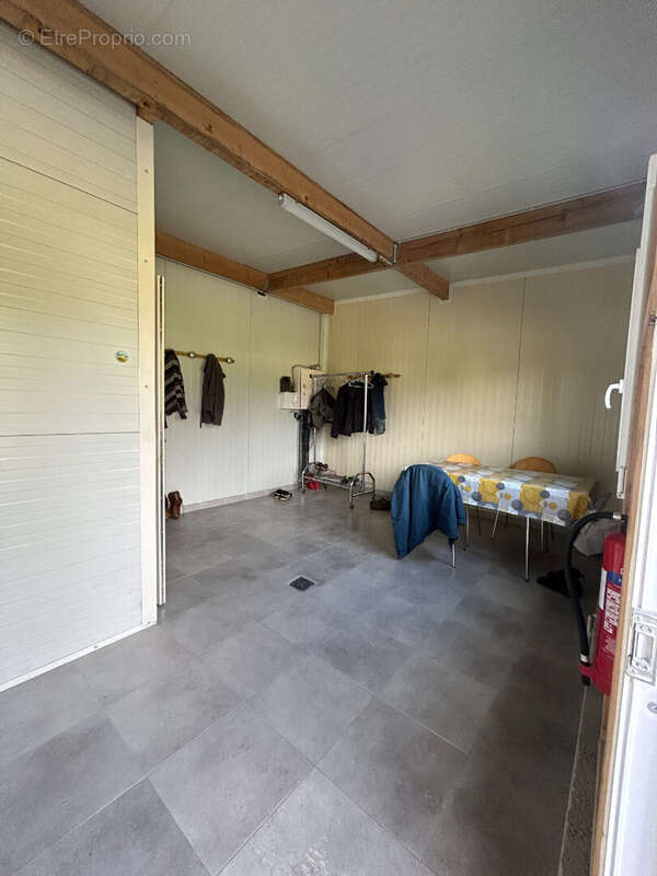 Commerce à SAINT-GERMAIN-EN-COGLES