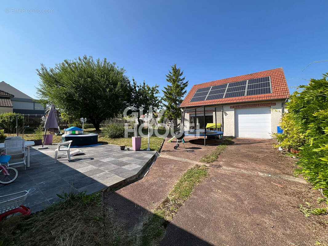 Maison à LA CHAPELLE-LA-REINE