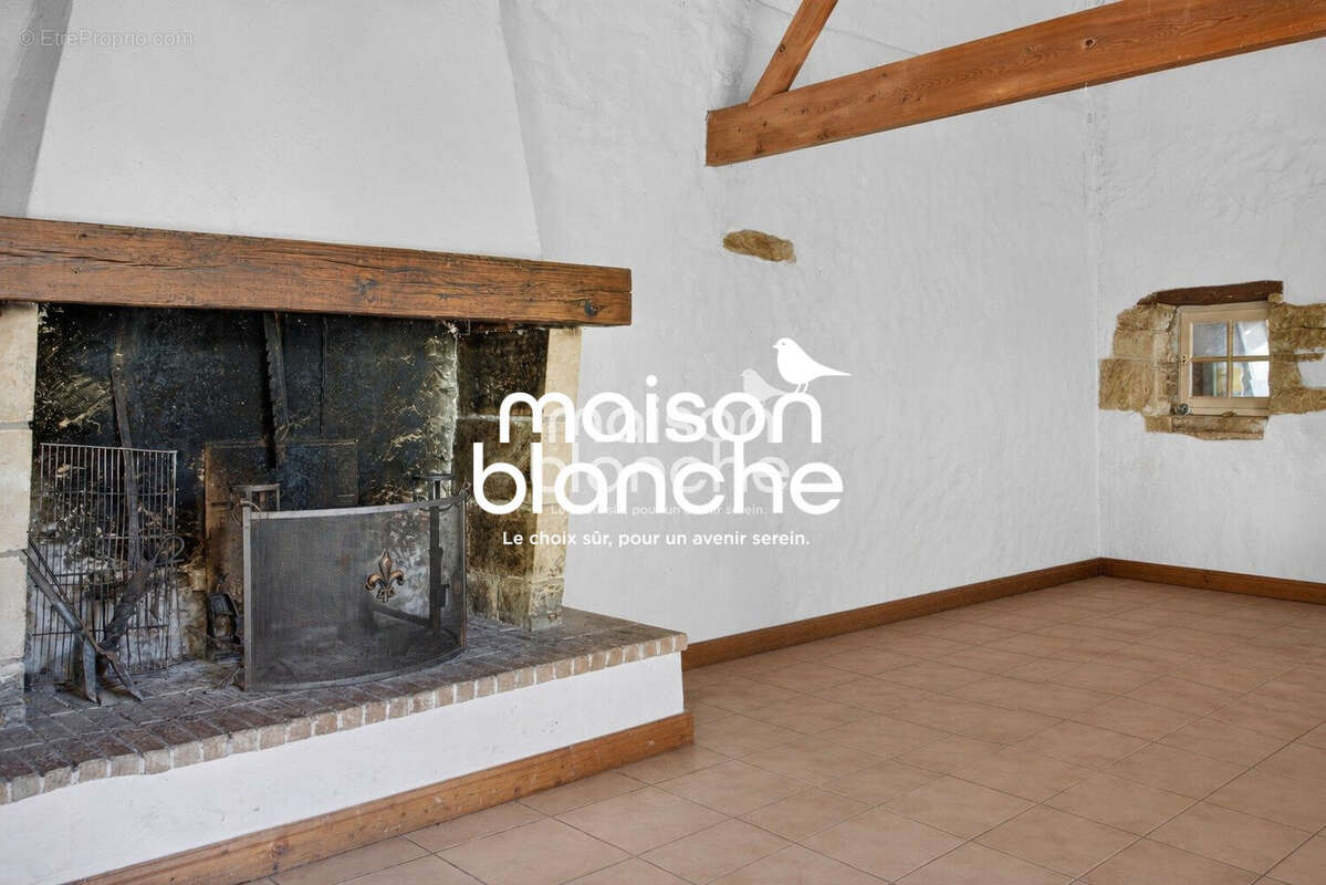 Maison à SAINT-PIERRE-D'AMILLY
