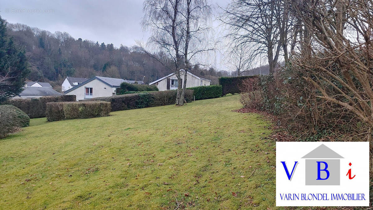 Terrain à GRUCHET-LE-VALASSE