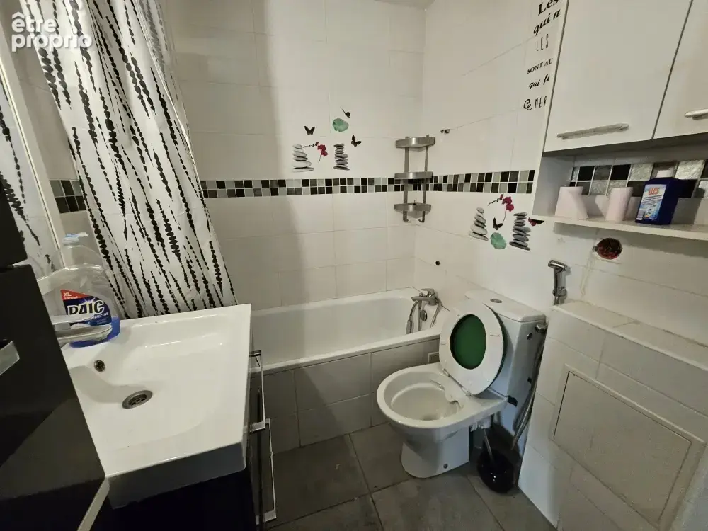 Maison F4 à vendre   Centre-ville avec cour - photo 3