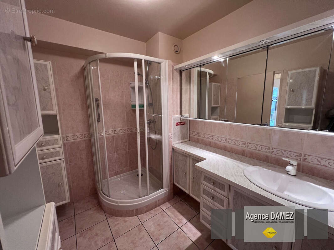 À vendre à Dourdan - Appartement 3 pièces de 75 m² avec terrasse, cave et garage, proche centre-ville et gare - photo 10