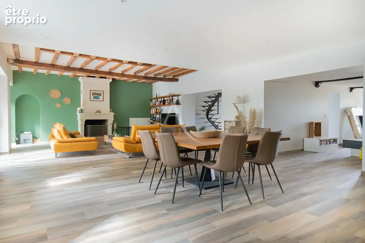 Bien d'exception au coeur d'Écuillé - plus de 300 m² rénovés avec des prestations remarquables - photo 6
