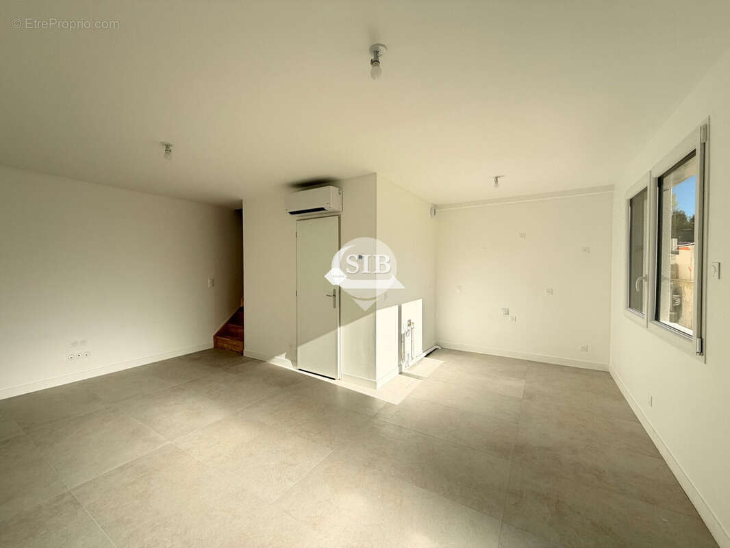 Maison à LA VILLE-DU-BOIS