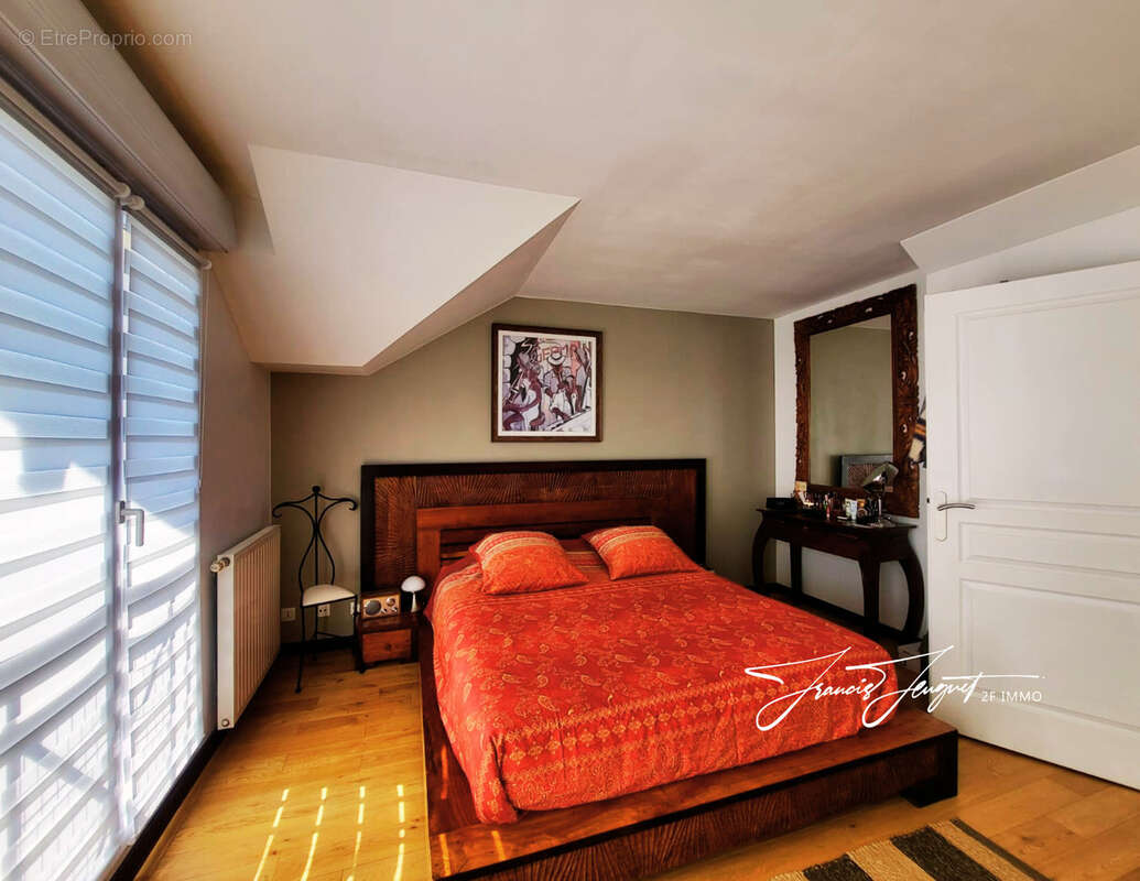 Appartement à POISY