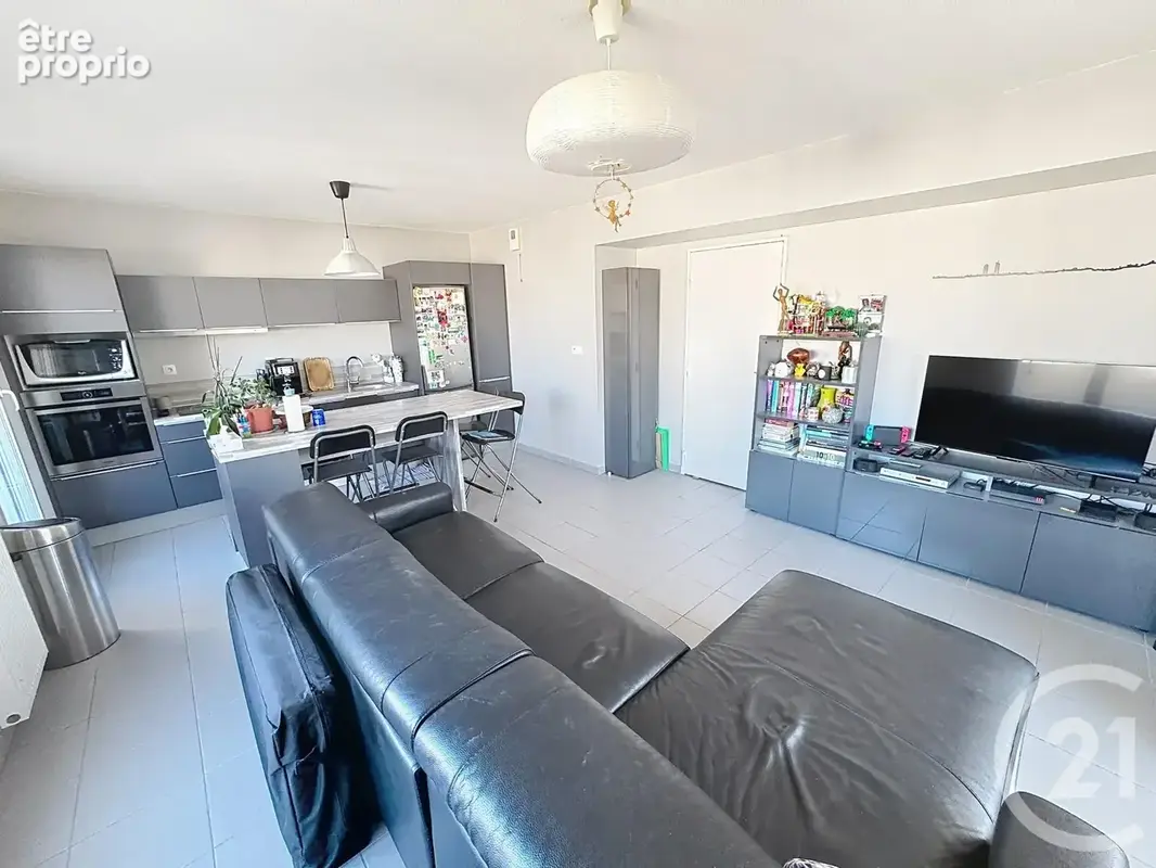 Appartement 4 pièces 76 m² à vendre à Lyon-7e (69007) - photo 4