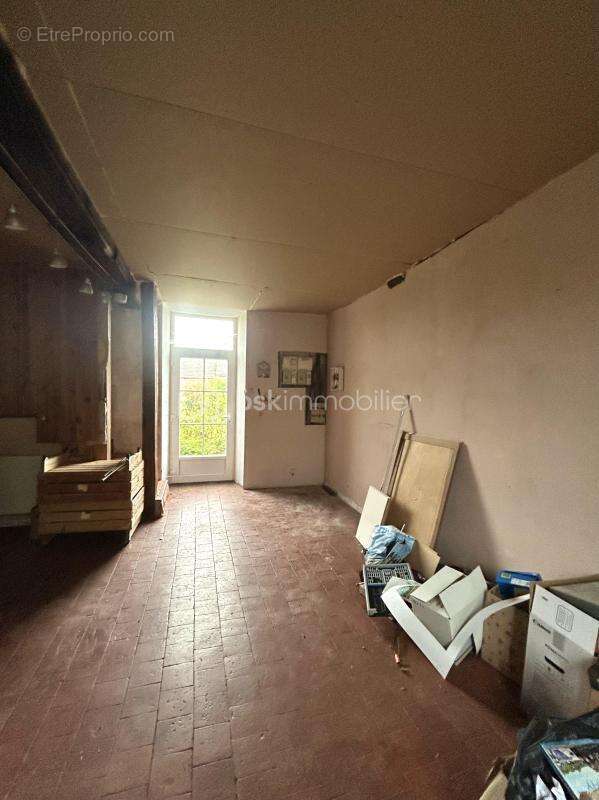 Maison à LA ROCHE-EN-BRENIL