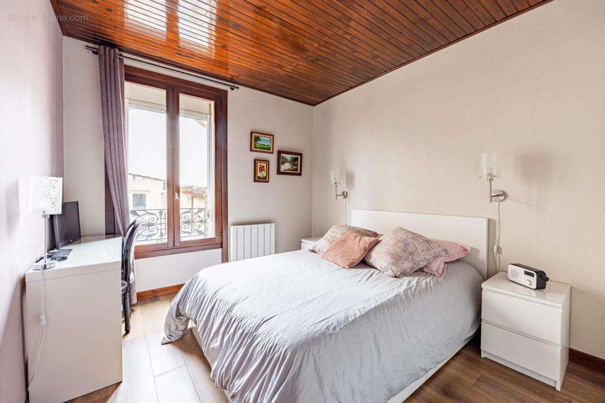 Maison à LA GARENNE-COLOMBES