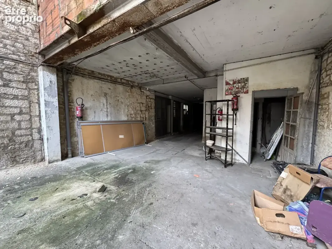 Niort   centre-ville   bâtiment à rénover entièrement   290 m2 au sol - photo 5