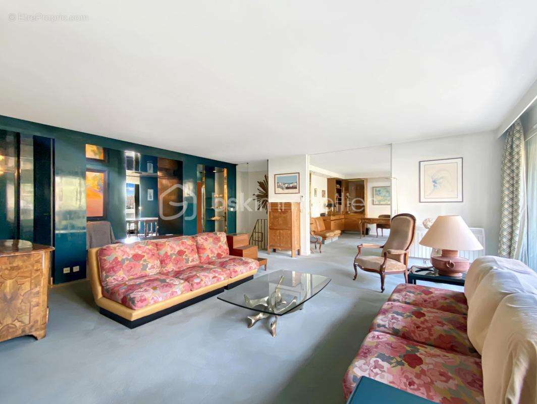 Appartement à VILLE-D'AVRAY