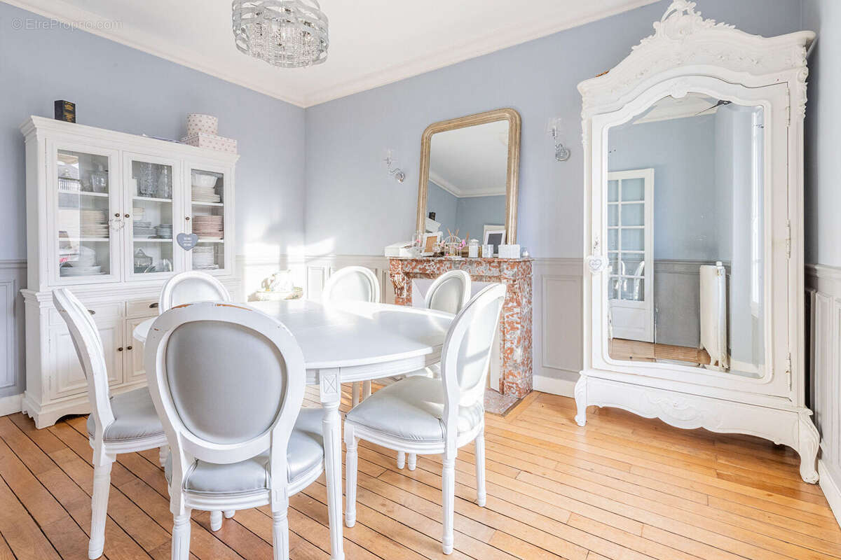 Maison à VERRIERES-LE-BUISSON