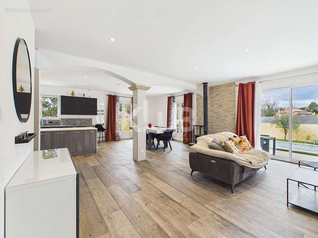 Maison à GINASSERVIS