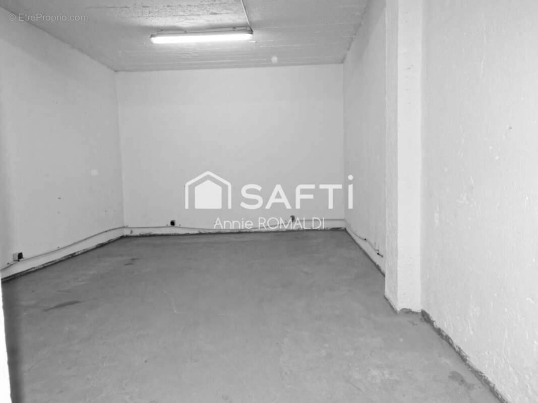 Photo 3 - Commerce à ARGENTEUIL