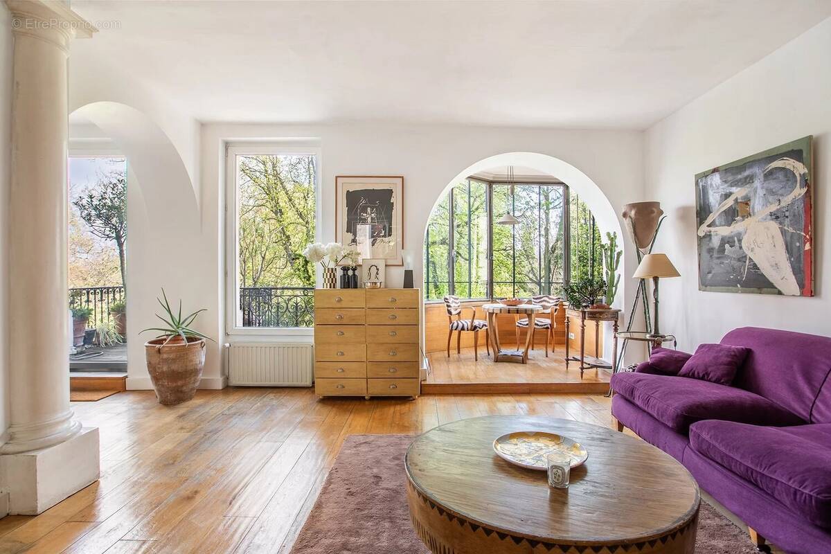 Appartement à PARIS-14E