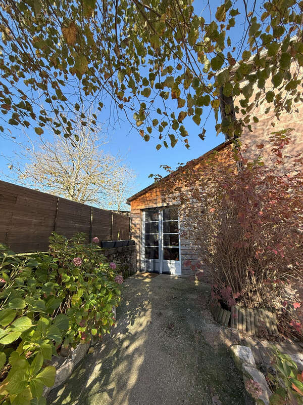 Maison à SAINT-GENIEZ-D'OLT