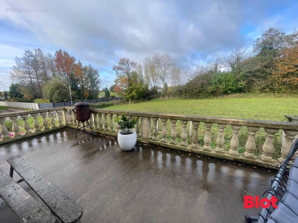 Maison à ARGENTRE-DU-PLESSIS