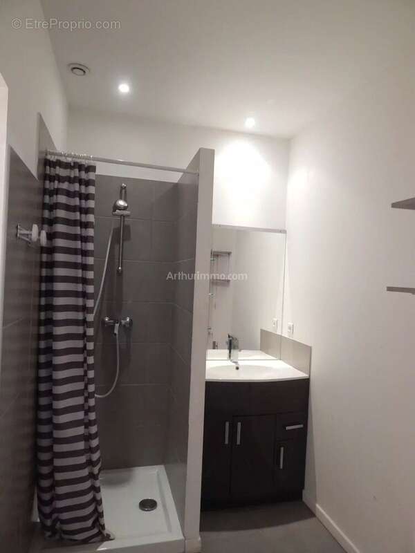 Appartement à SALERNES