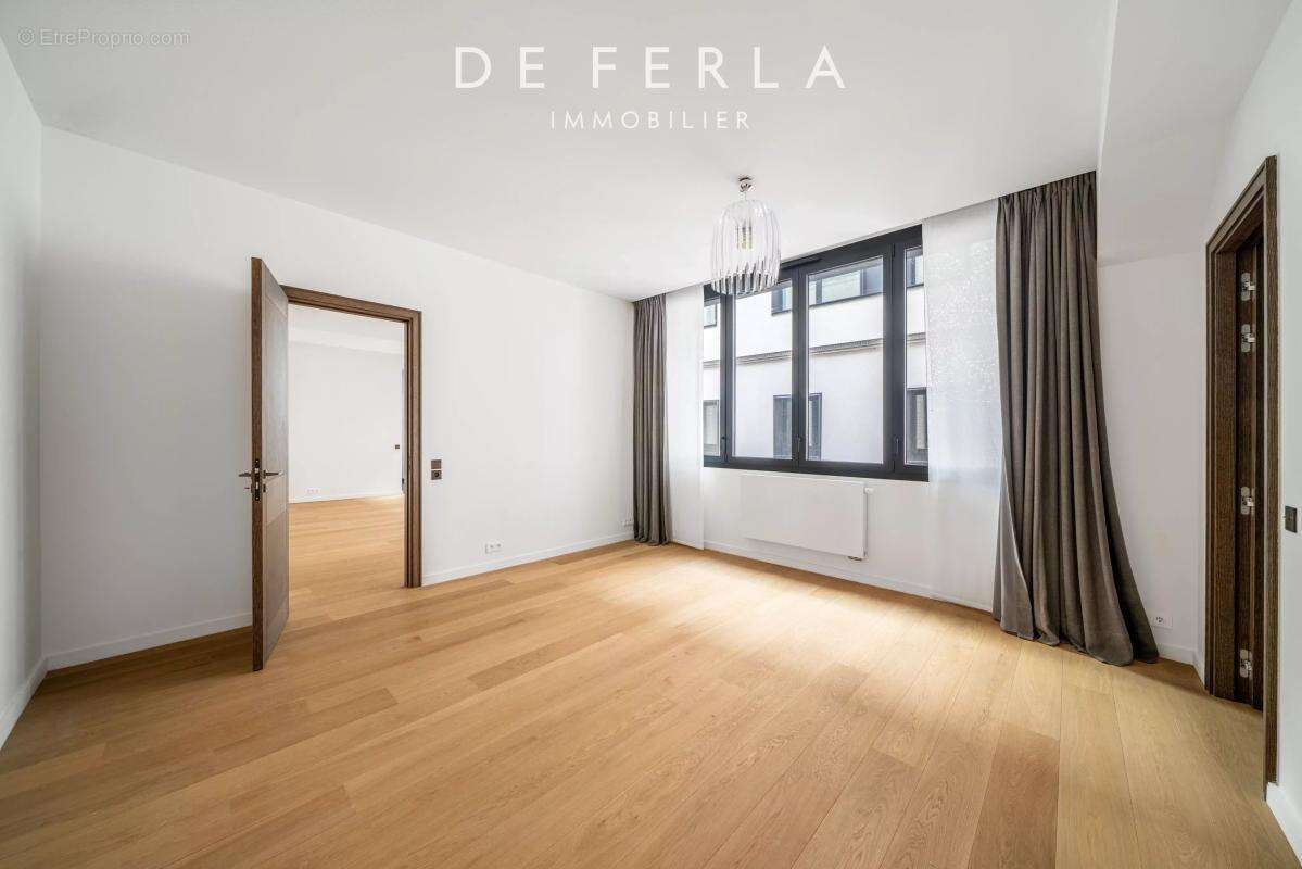 Appartement à PARIS-7E