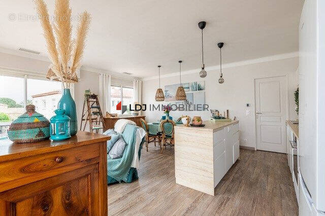 Séjour lumineux - Appartement à SAINT-CYPRIEN