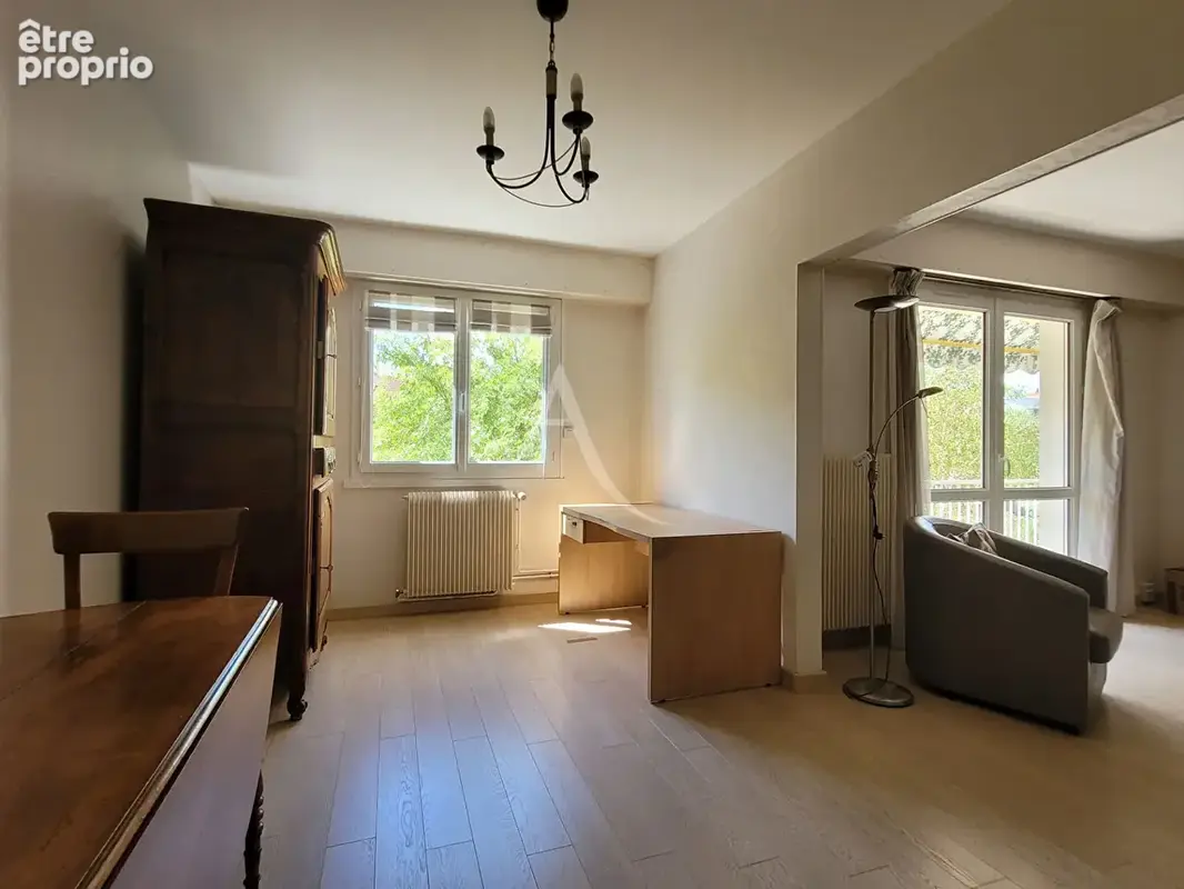 LA ROCHELLE - Quartier La Genette  Appartement T4 avec balcon, ascenseur, stationnement et grenier - photo 4