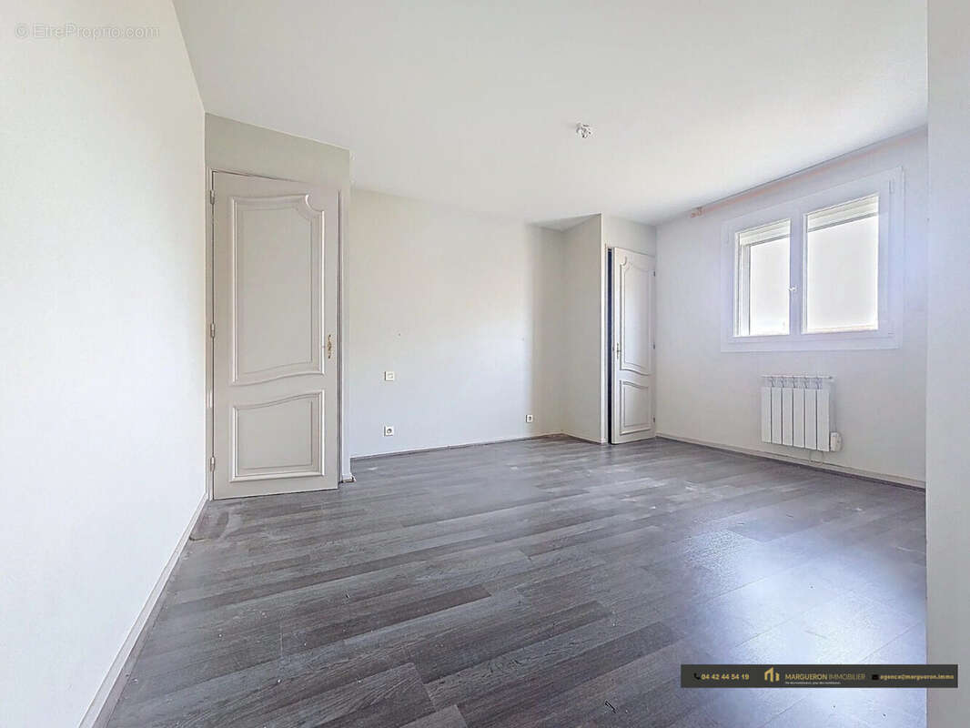 Appartement 3 pièces 77 m² à vendre à Martigues (13500) - photo 5