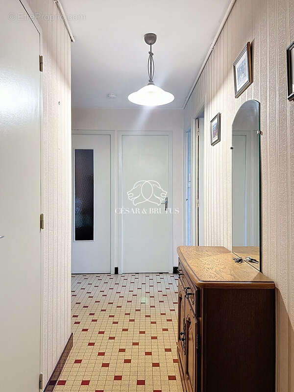 HALL - Appartement à LYON-3E