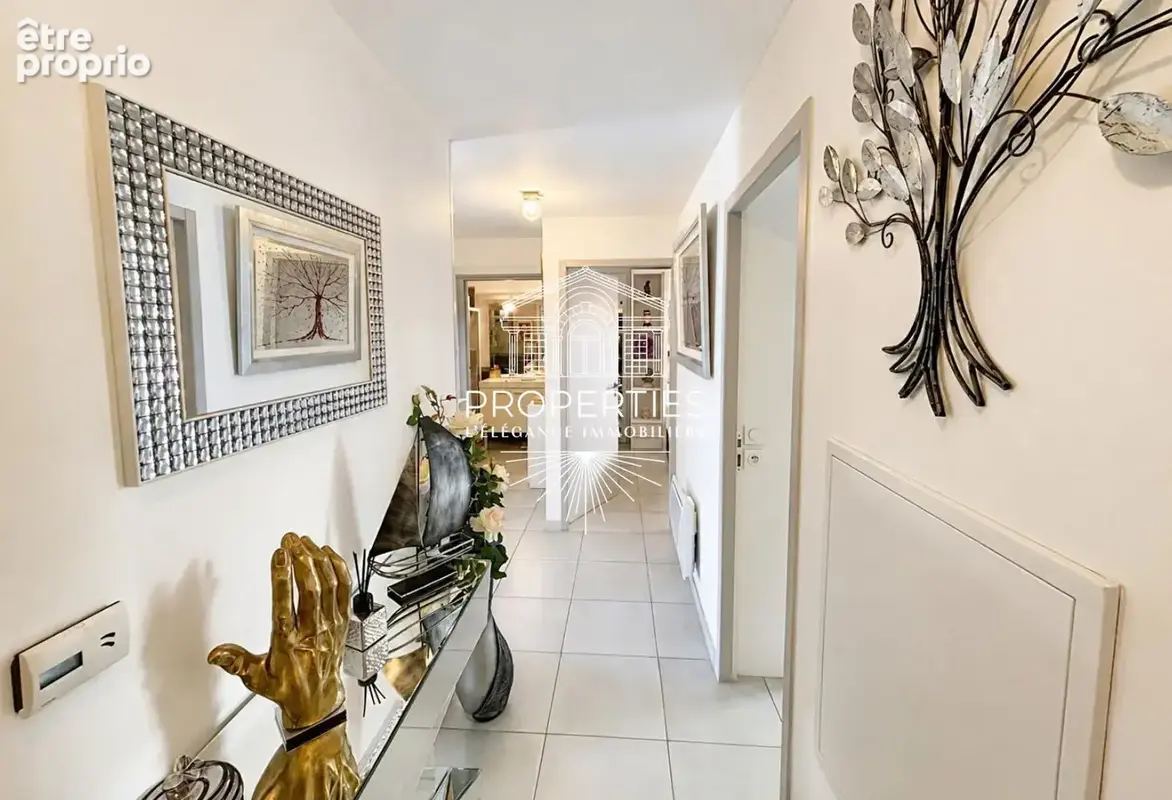 Le lavandou - t3 de 2015 - 65 m² - ascenseur - terrasse - parking - photo 5