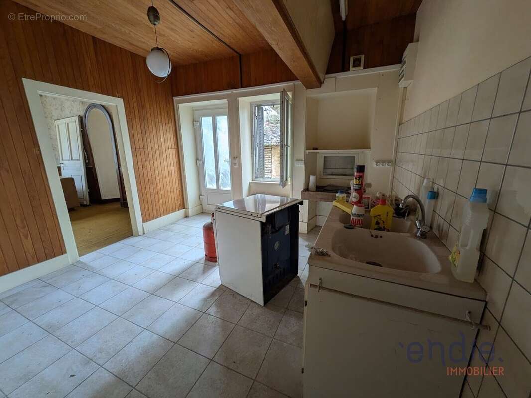 Maison à BUCEY-LES-GY