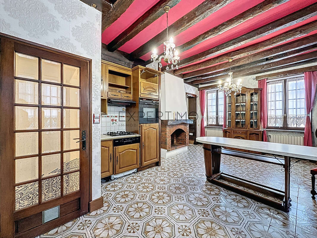 Maison de Charme en Plein Cœur Historique de Tournus   Opportunité Rare - photo 5