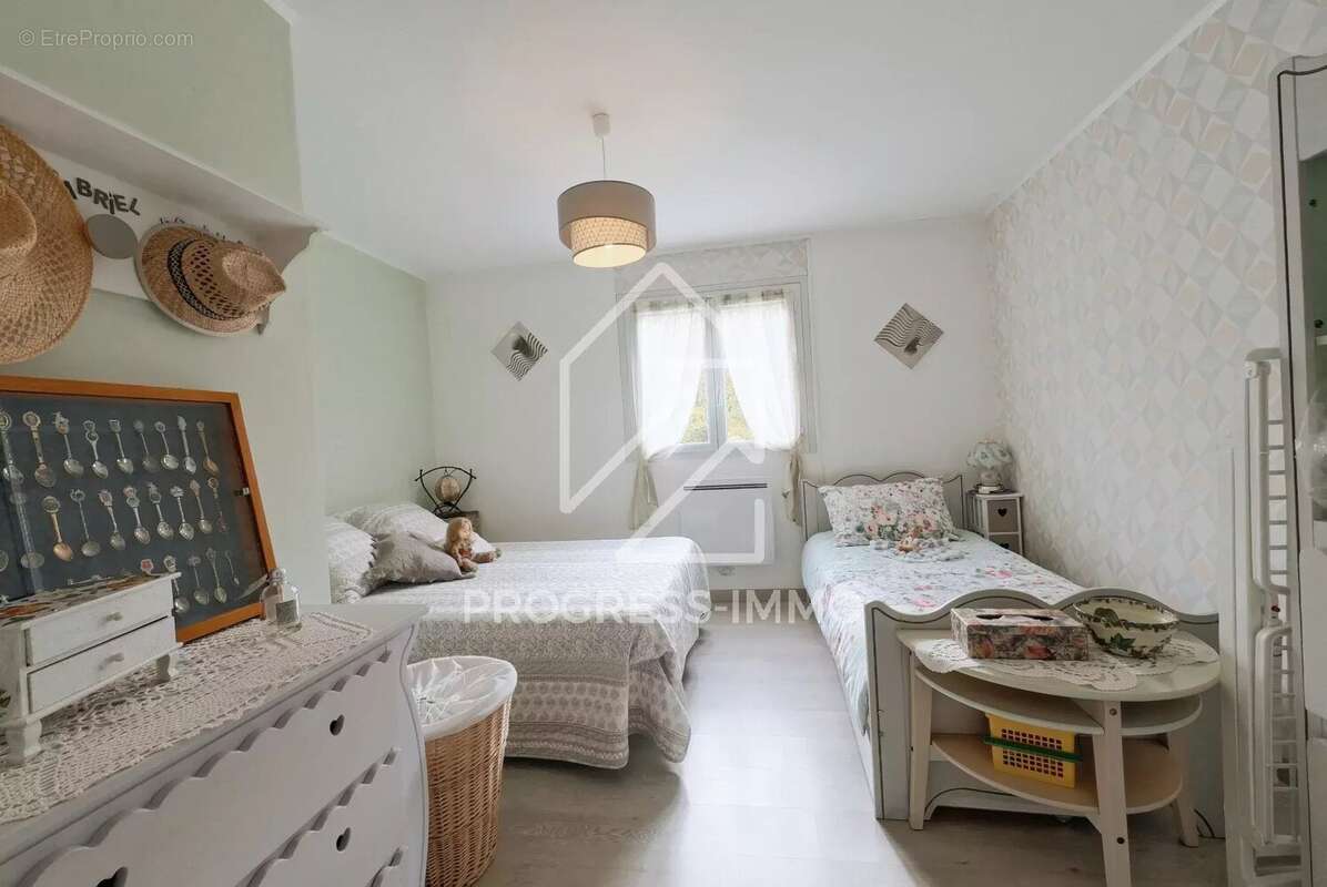 Appartement à COMBS-LA-VILLE