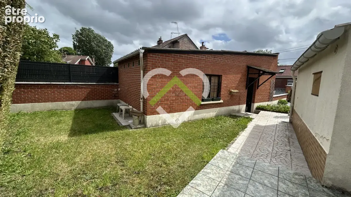 Maison d'angle à travaux avec jardin et garage ! ROUBAIX - Quartier VAUBAN - VAILLANT - BARBIEUX ! - photo 4