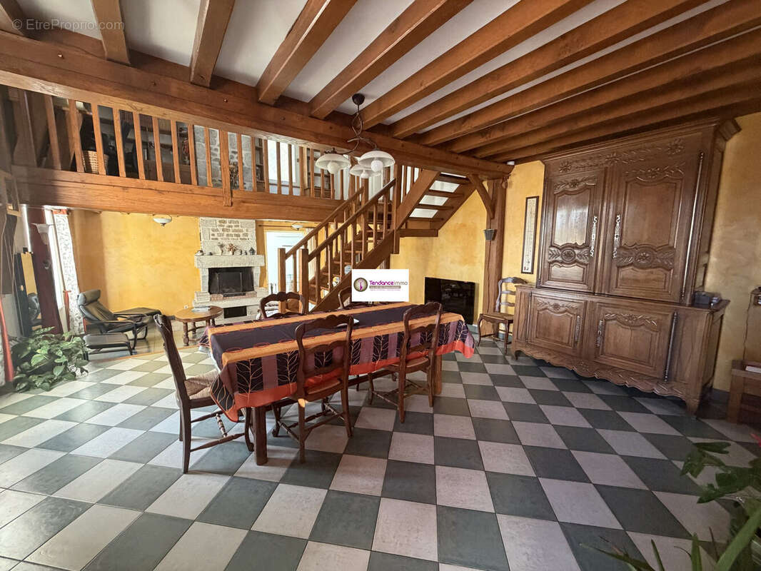 Maison à LE MELE-SUR-SARTHE