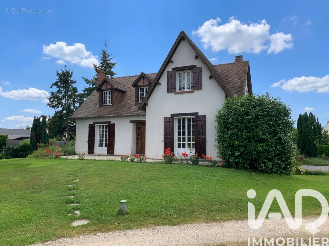 Photo 1 - Maison à SAINT-PRYVE-SAINT-MESMIN