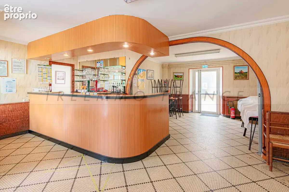 A vendre - lanhouarneau - ensemble immobiler de 368 m2 - maison et hotel - 312000€ - photo 9