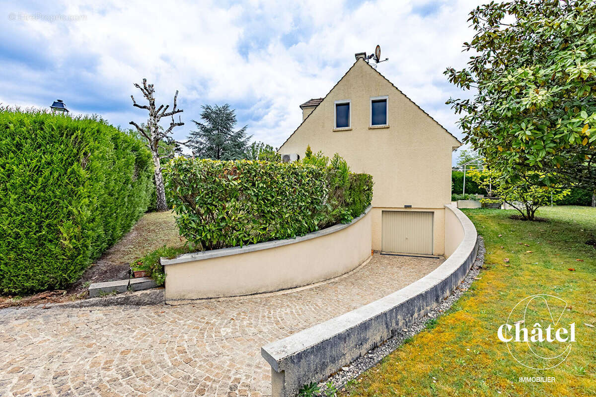 Maison à AVILLY-SAINT-LEONARD