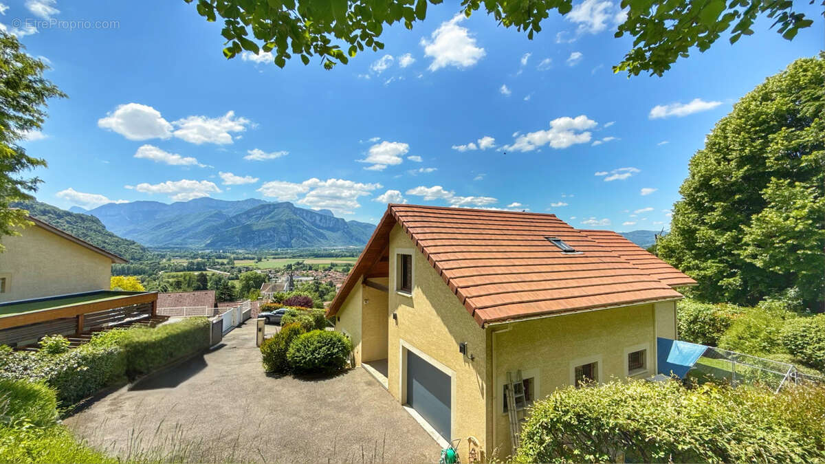 Maison à LA BUISSE
