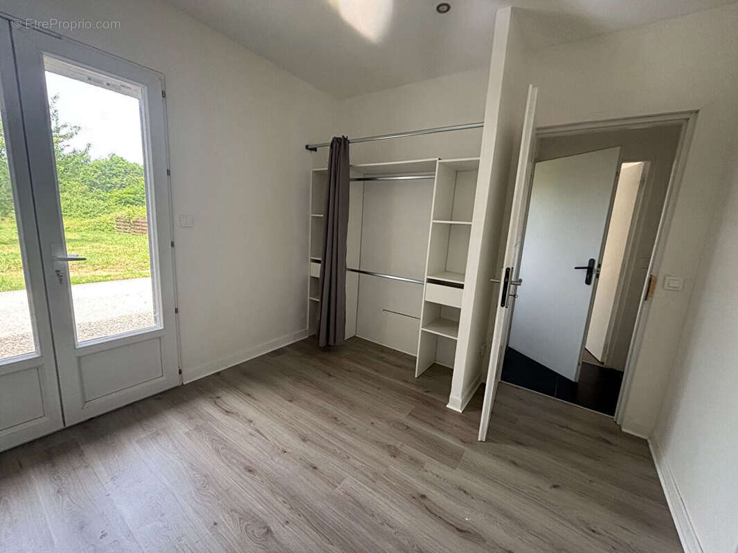 Maison à YGOS-SAINT-SATURNIN