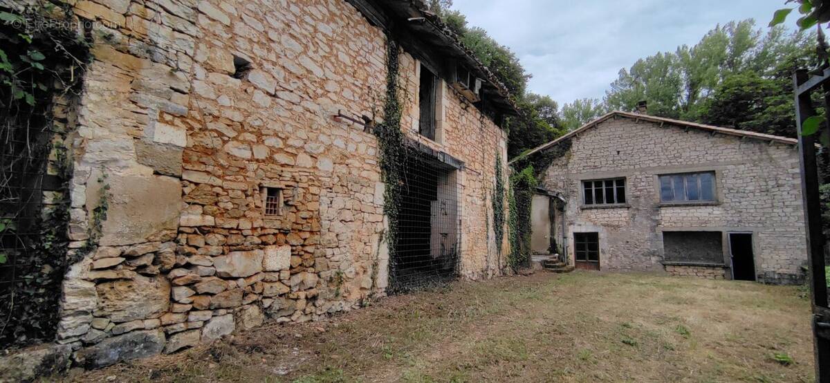 Maison à MARILLAC-LE-FRANC