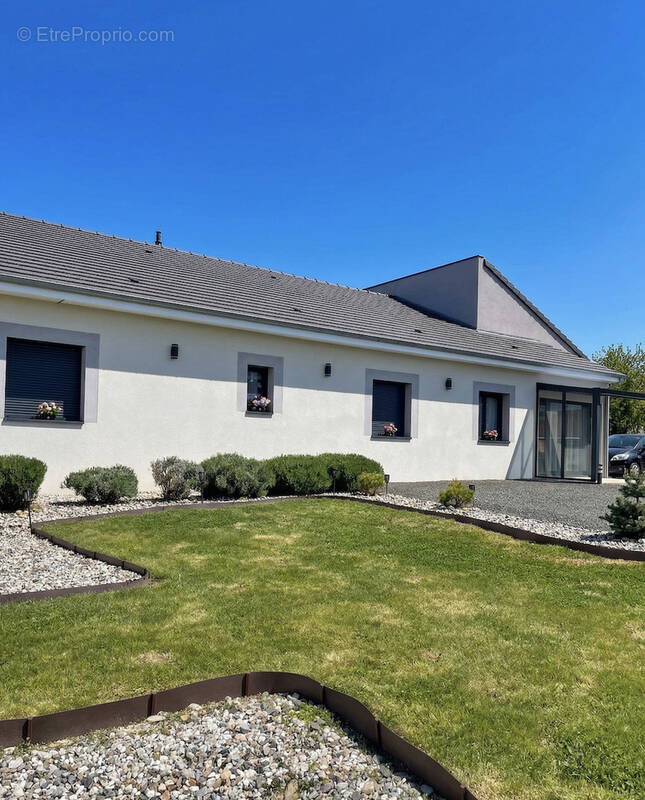 Maison à LA MOTTE-SAINT-JEAN