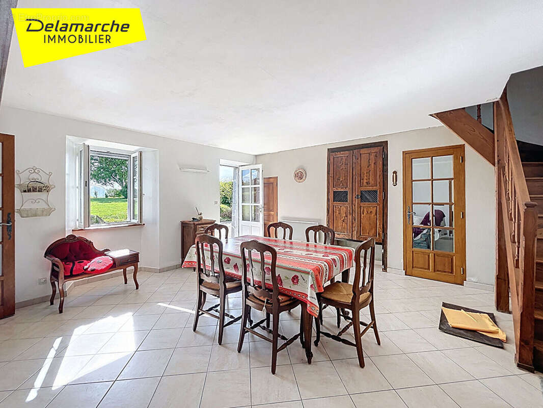 Maison à SAINT-DENIS-LE-VETU