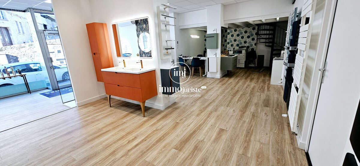 Commerce 170 m² à Limoges  - photo 3