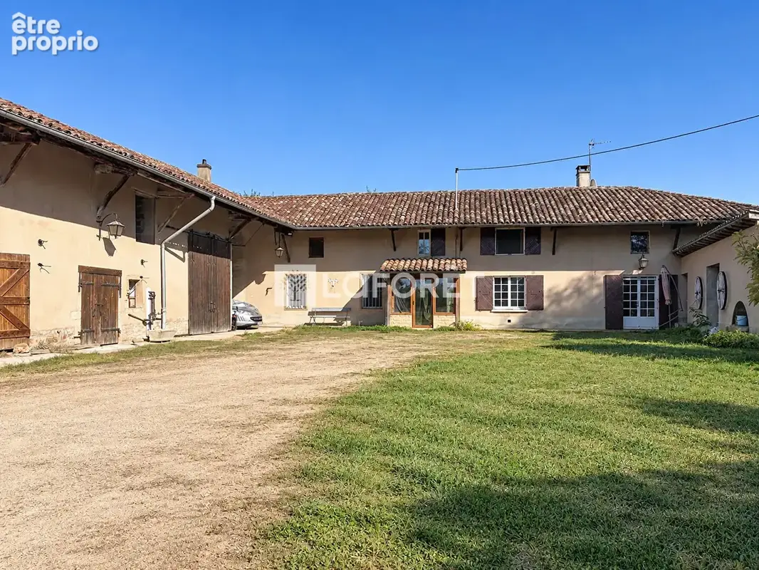 A VENDRE Maison avec dépendances LAIZ - photo 1