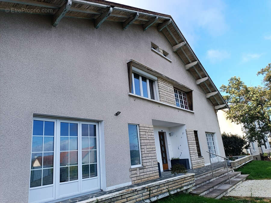 Maison à SAVIGNY-EN-SEPTAINE