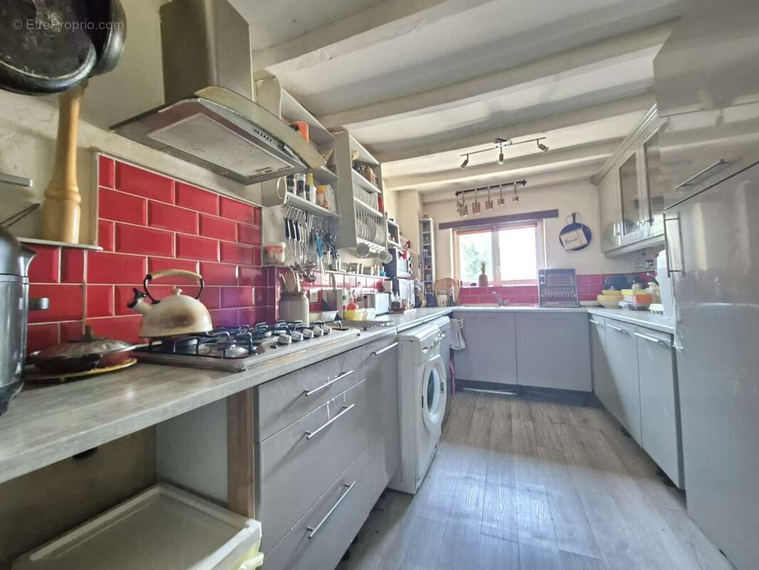 Maison à LA CHAPELLE-GLAIN