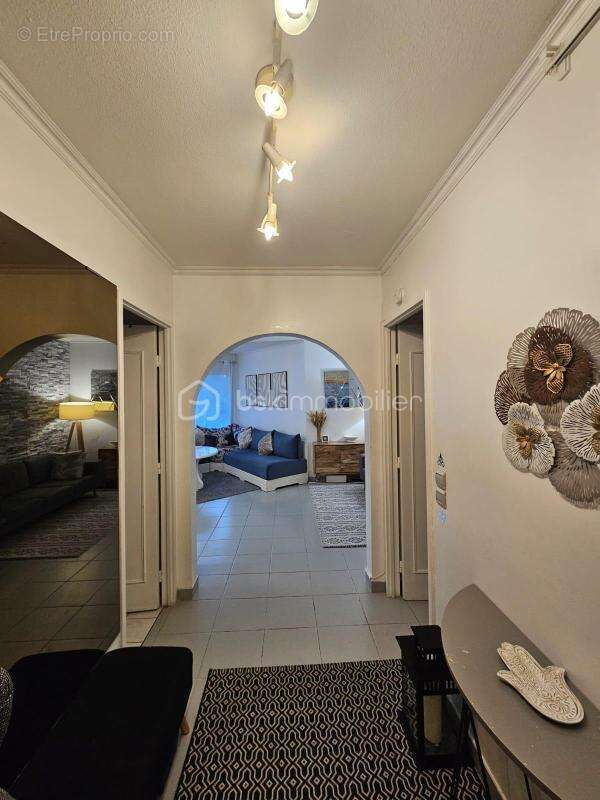 Appartement 4 pièces 87 M² à deux pas du Métro ligne11 - photo 7