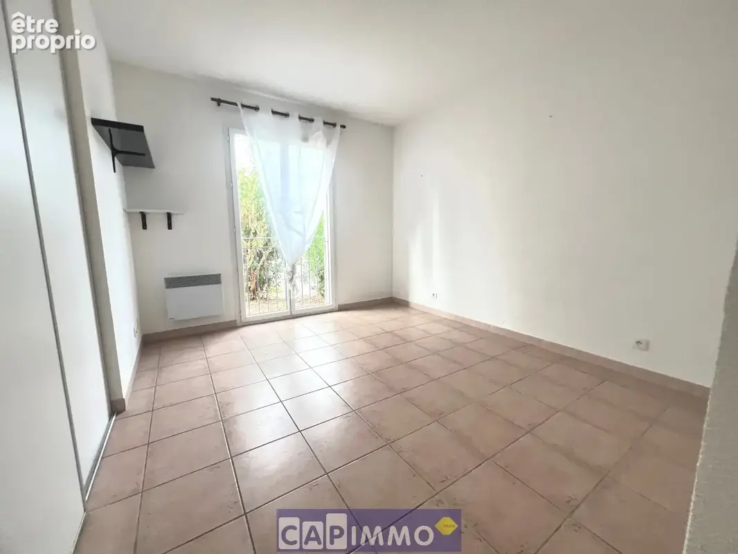 T2 la garde 50m2 petite residence securisee - photo 5